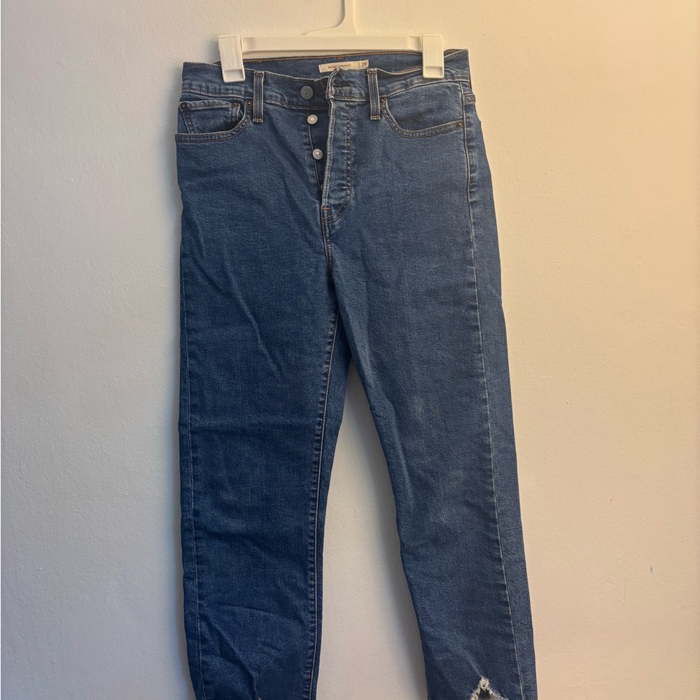 Levi’s wedgie straight distressed 29
